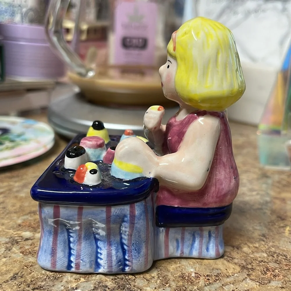 OCI Omnibus Vintage 1980’s Beauty Bar Salt Shaker